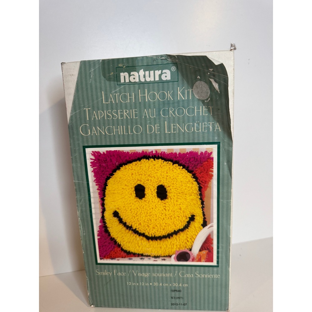 Natura Smiley Face Latch Hook‎ Kit 12x12 Complete Craft Kit Yarn Canvas Retro